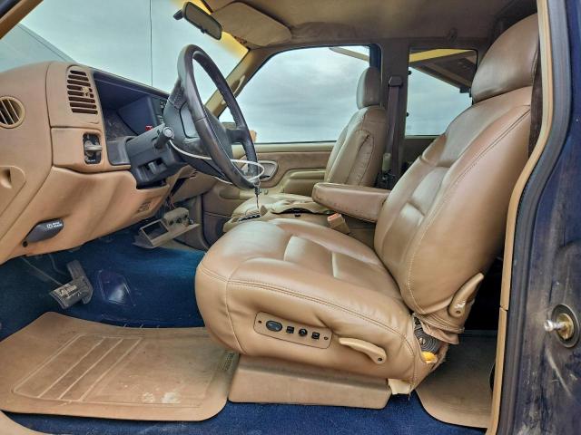 GMC Sierra C1500 Image 8