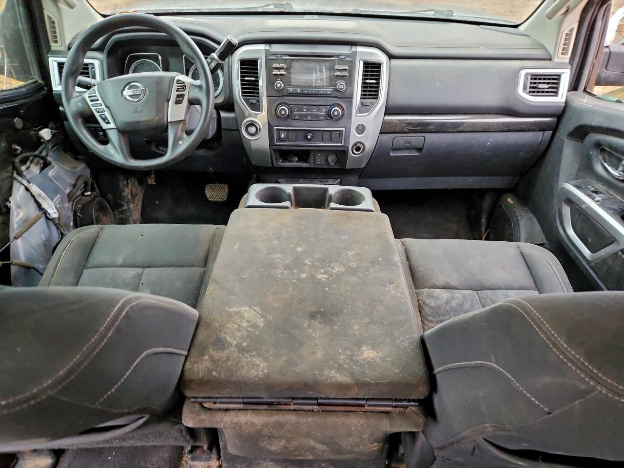 Nissan Titan S Image 11