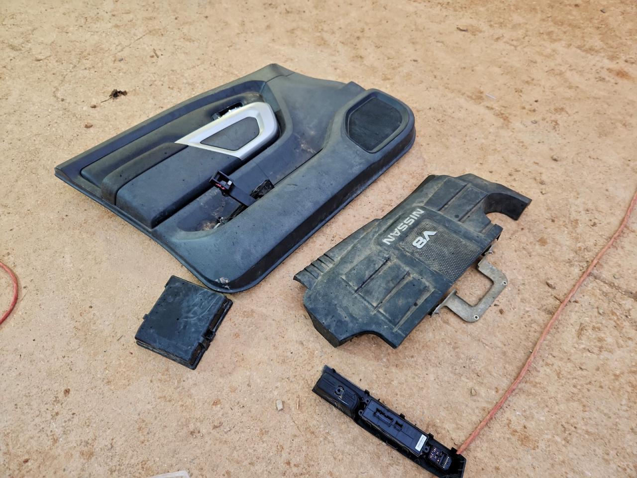 Nissan Titan S Image 13