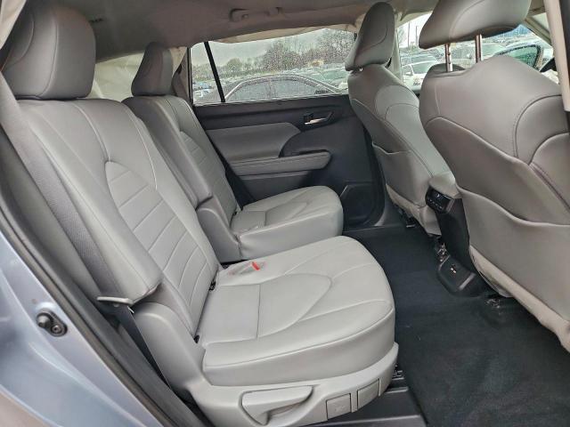 Toyota Highlander Xle Image 8