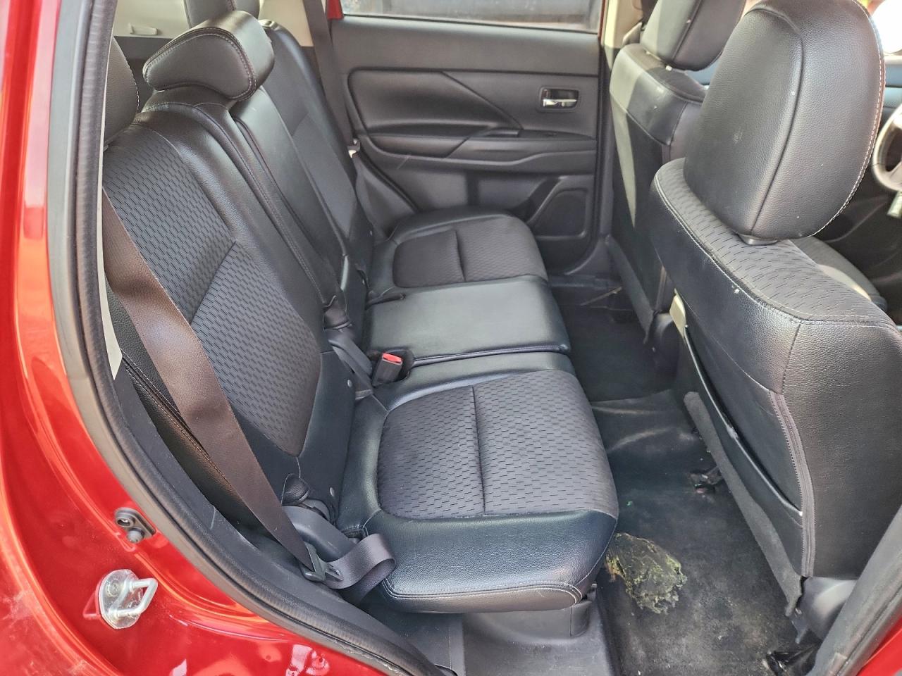 Mitsubishi Outlander Se Image 8