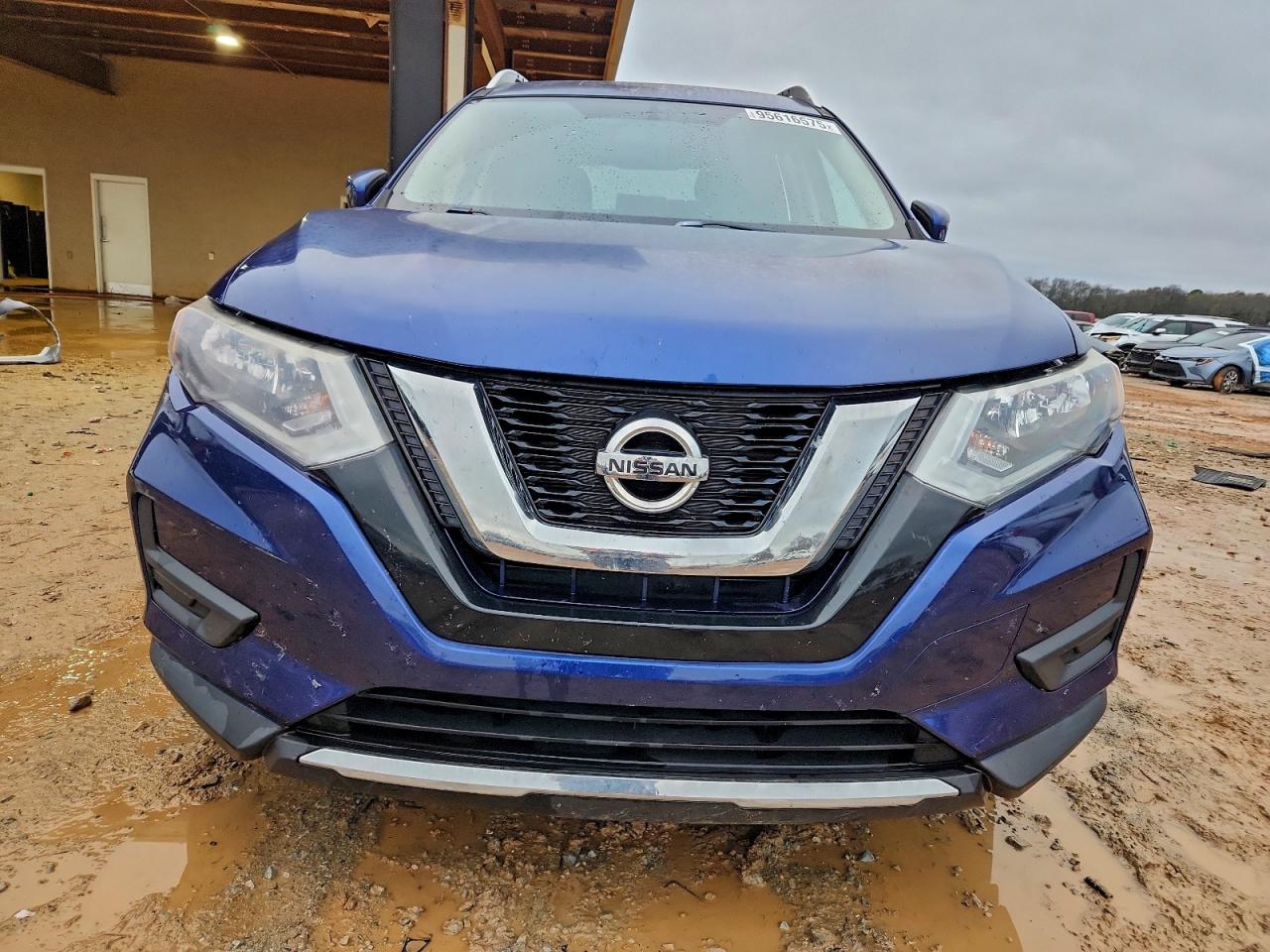 Nissan Rogue S Image 2