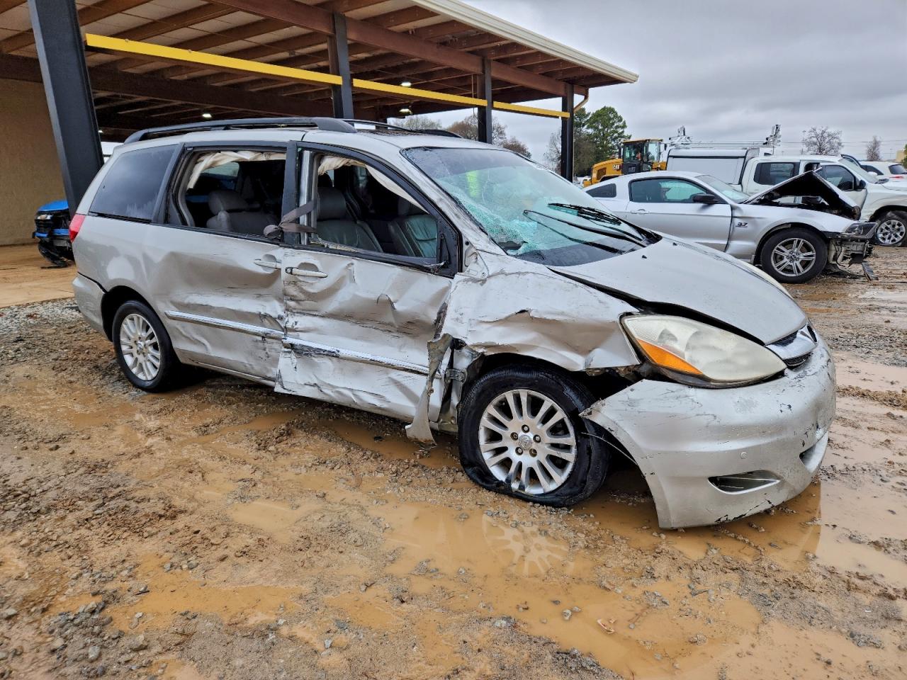 Toyota Sienna Xle Image 7