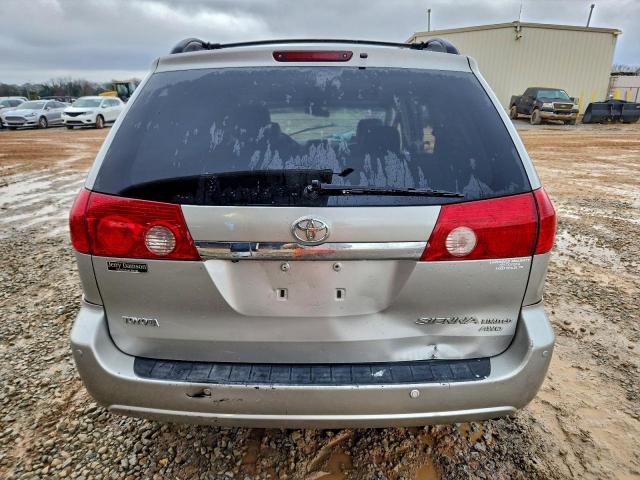 Toyota Sienna Xle Image 4