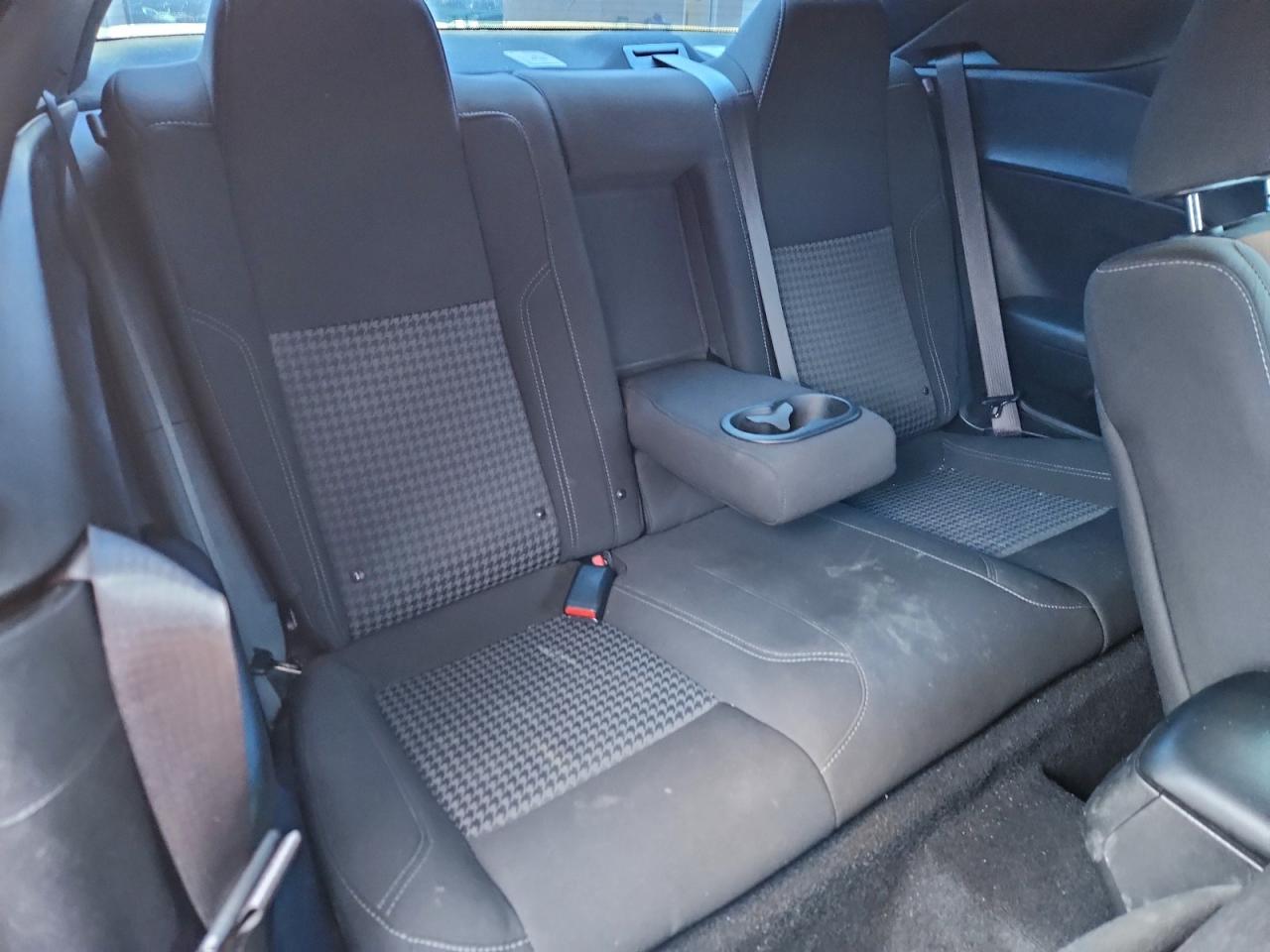 Dodge Challenger Sxt Image 7