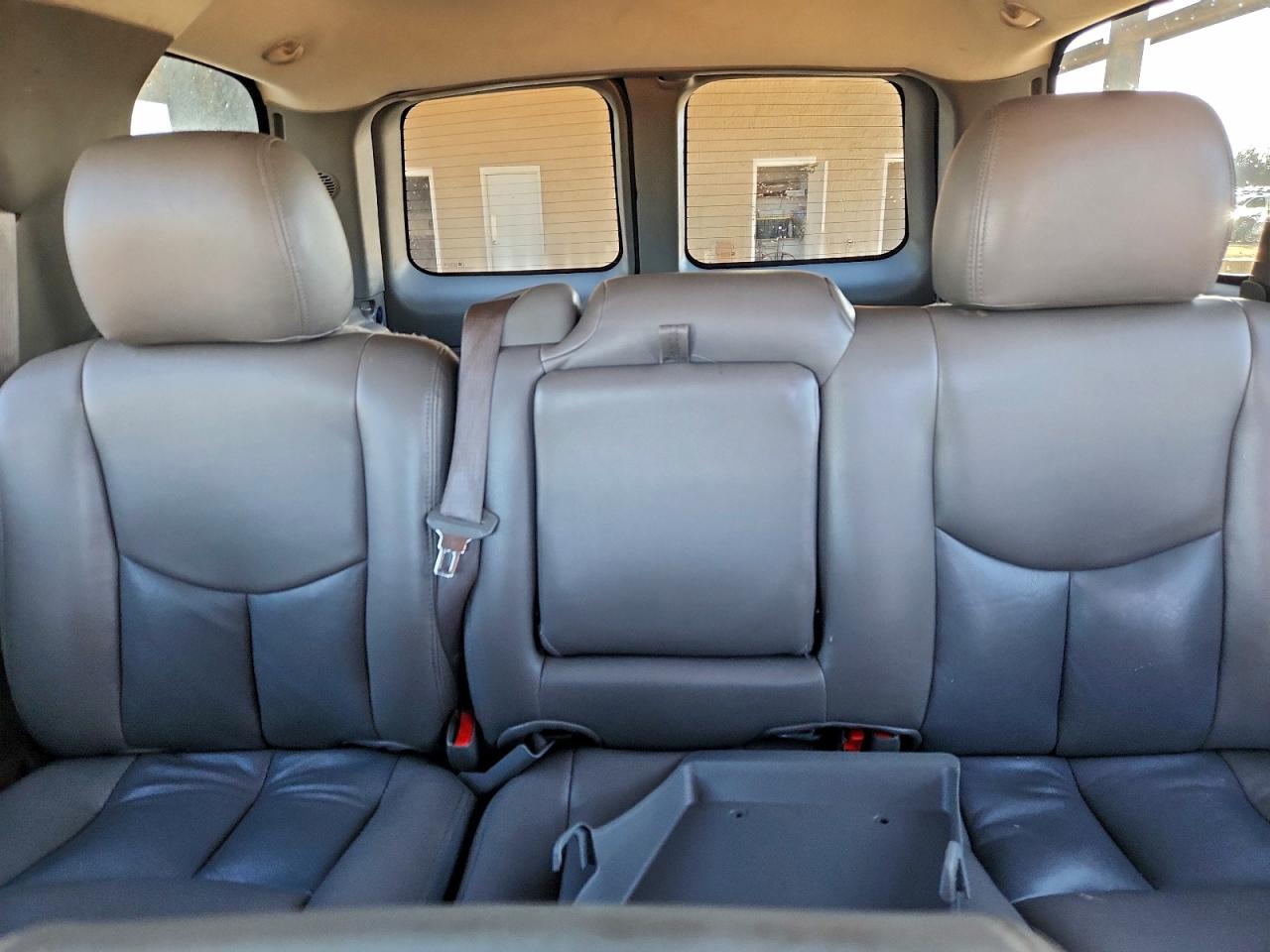 Chevrolet Tahoe C1500 Image 3