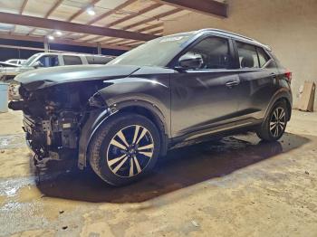  Salvage Nissan Kicks