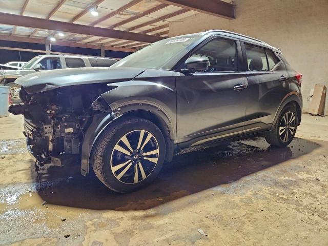  Salvage Nissan Kicks