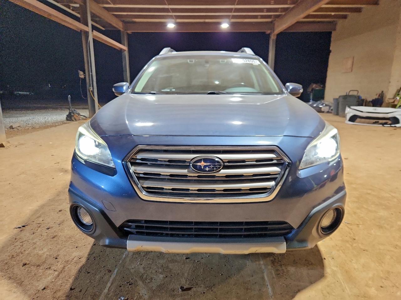 Subaru Outback 2.5i Limited Image 6