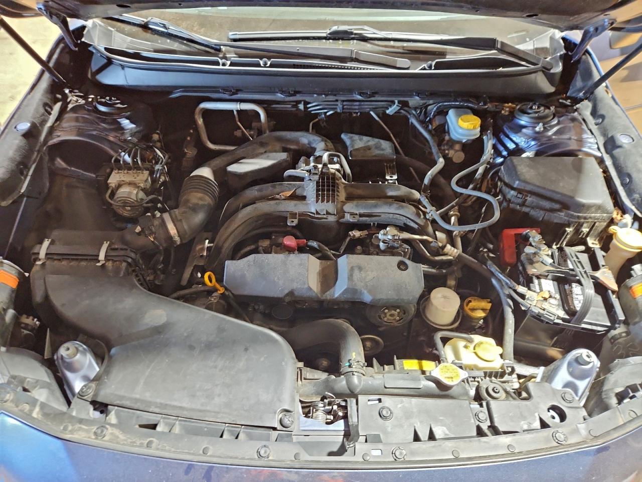 Subaru Outback 2.5i Limited Image 2