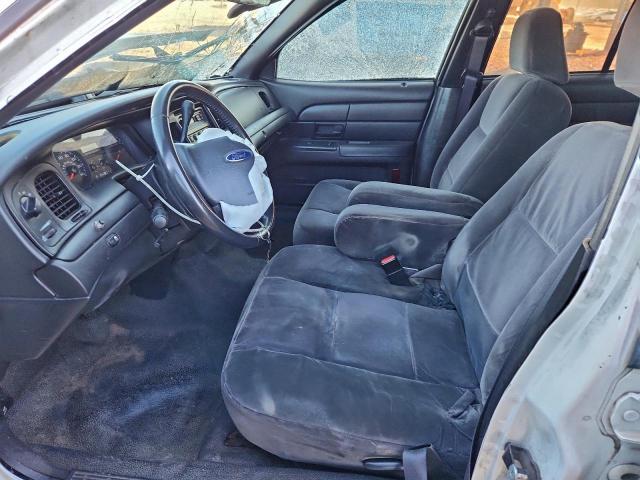 Ford Crown Vic Police Interceptor Image 4