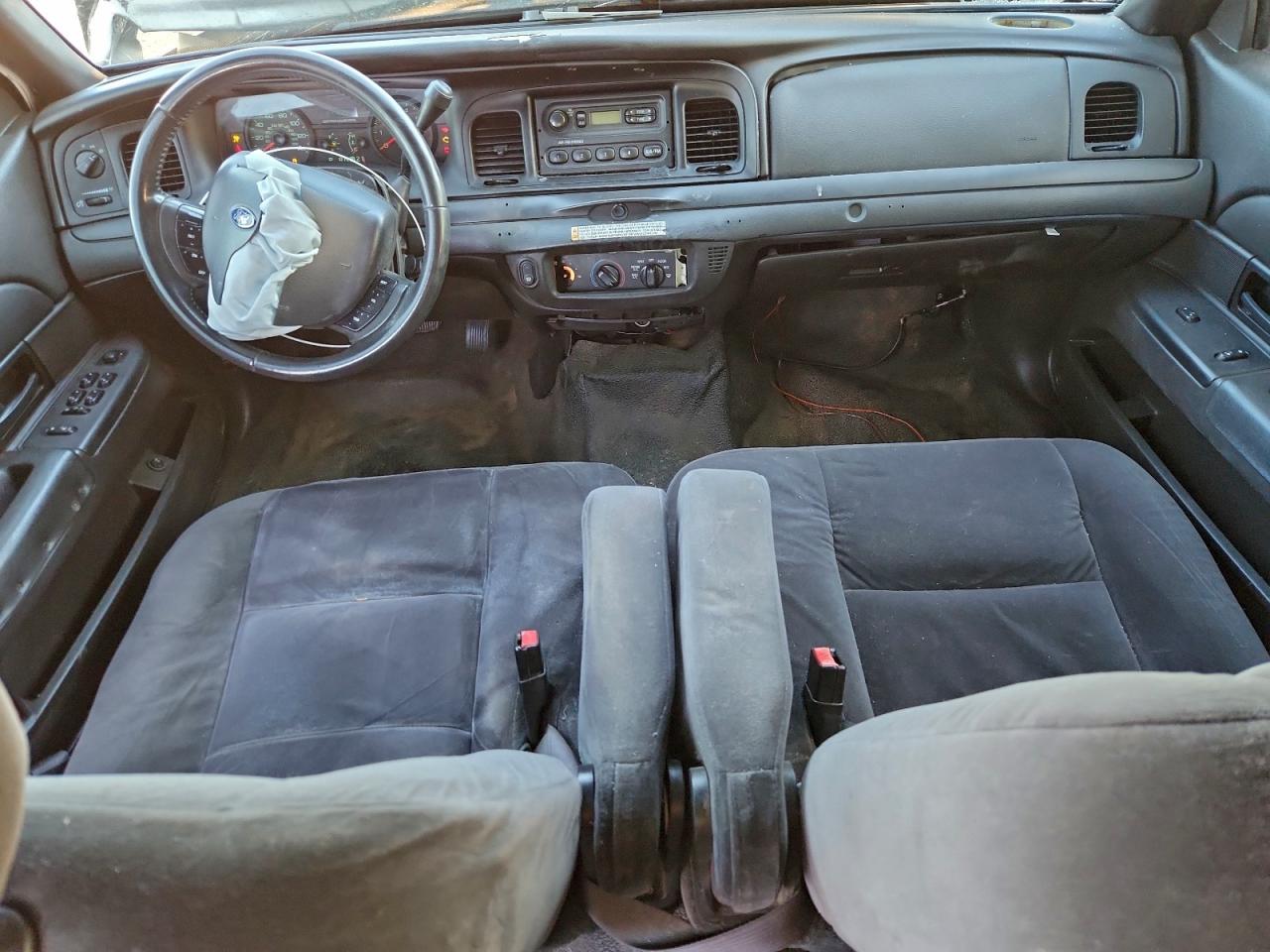 Ford Crown Vic Police Interceptor Image 7