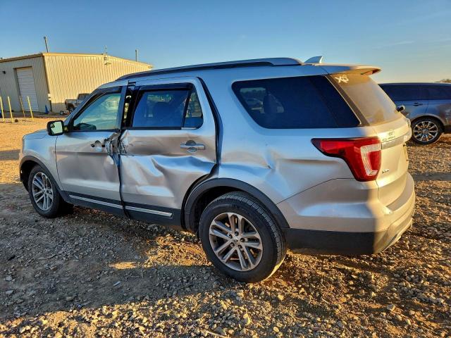 Ford Explorer Xlt Image 11