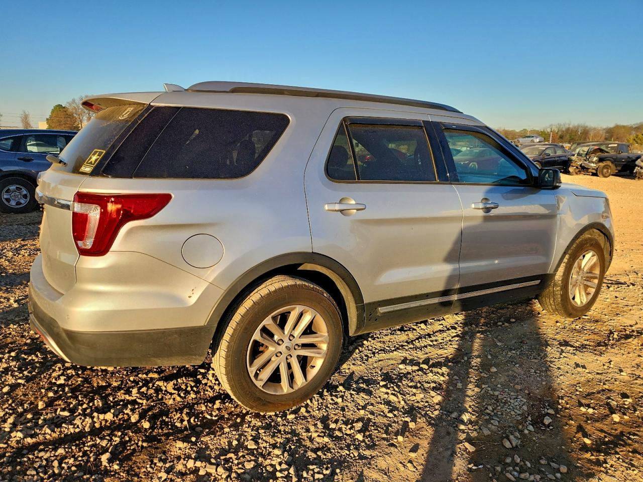 Ford Explorer Xlt Image 13