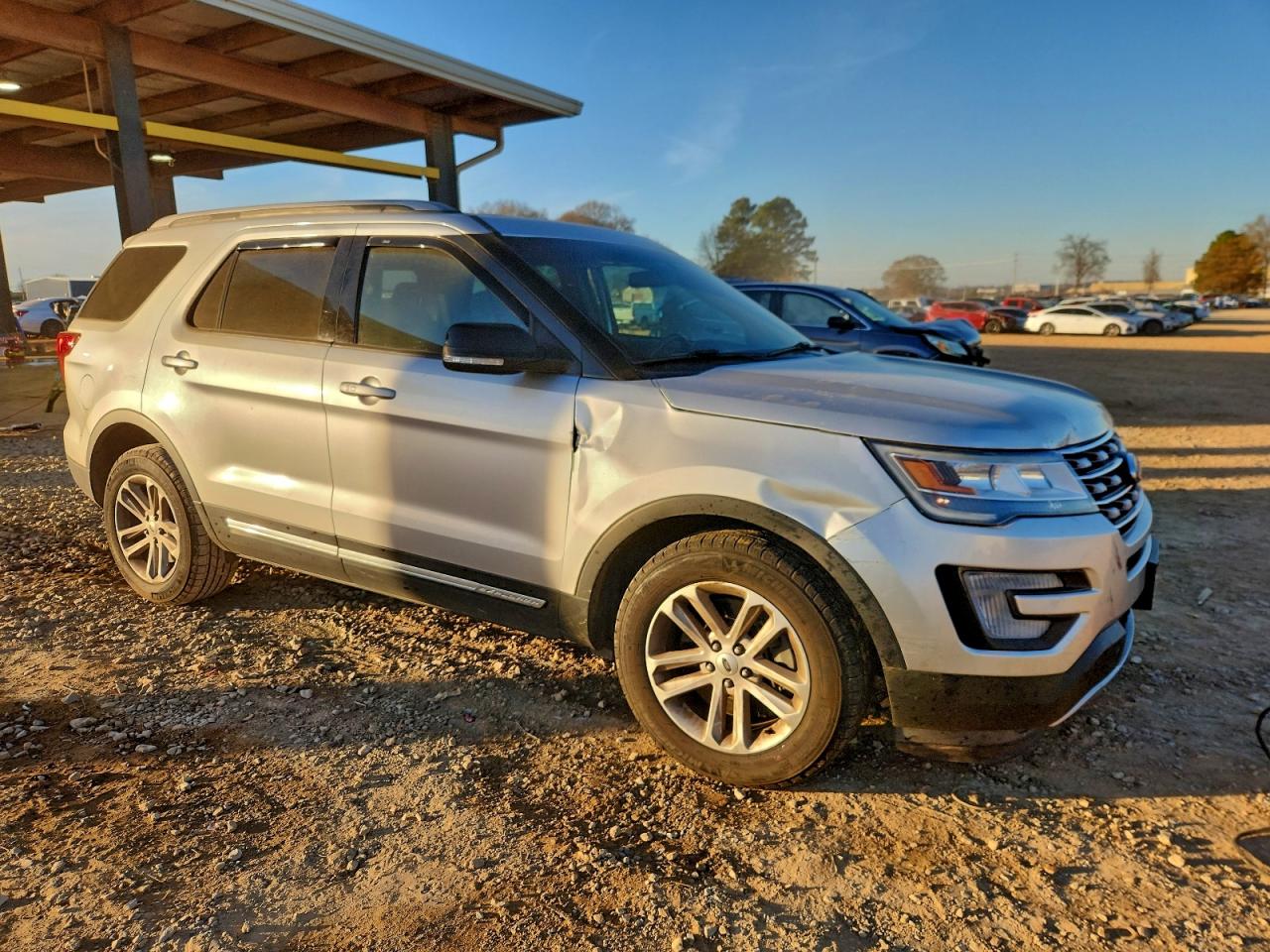 Ford Explorer Xlt Image 2