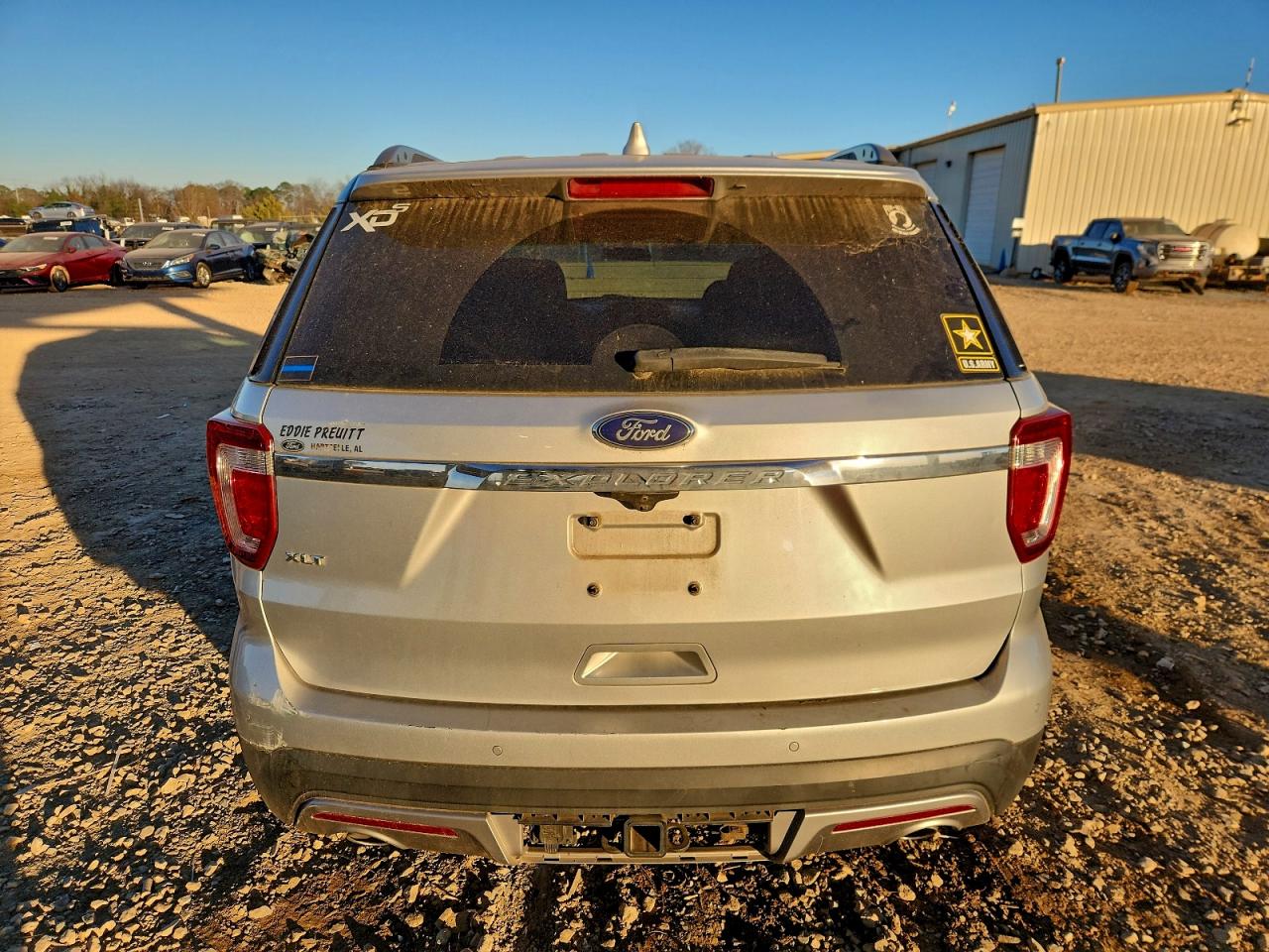 Ford Explorer Xlt Image 3