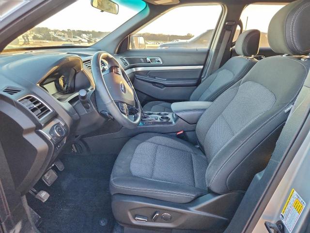 Ford Explorer Xlt Image 9