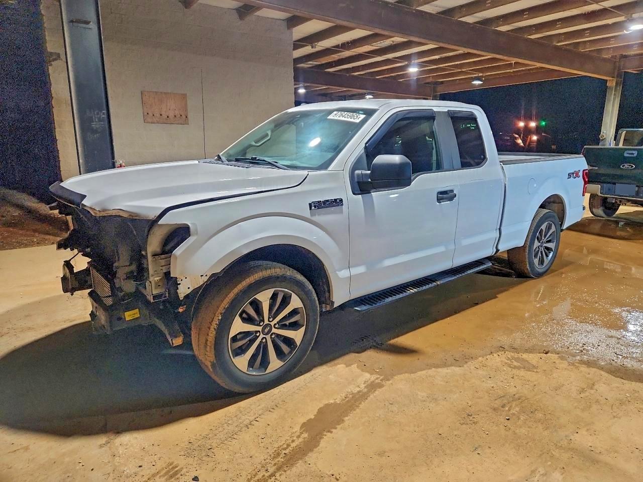 Ford F-150 Super Cab Image 1