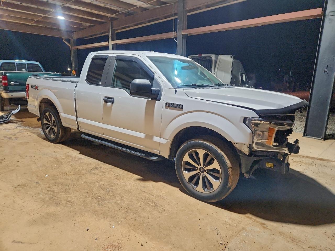 Ford F-150 Super Cab Image 7