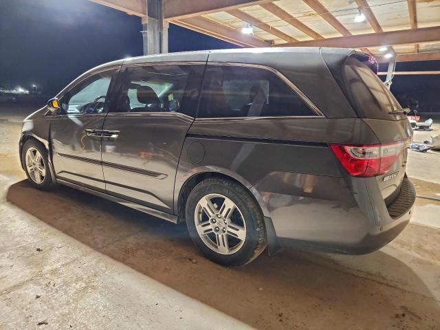 Honda Odyssey Touring Image 4