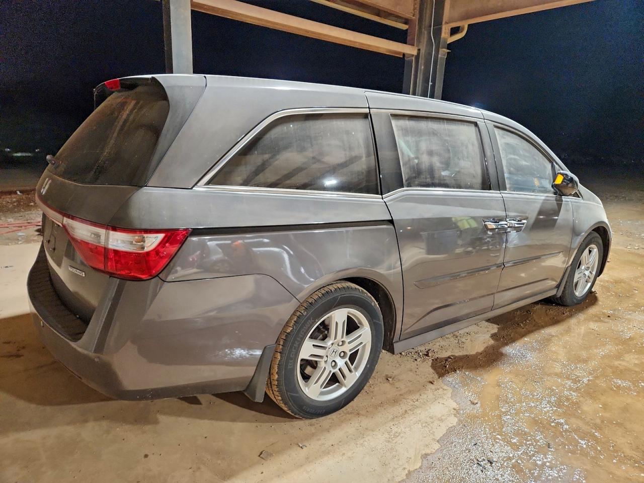 Honda Odyssey Touring Image 7