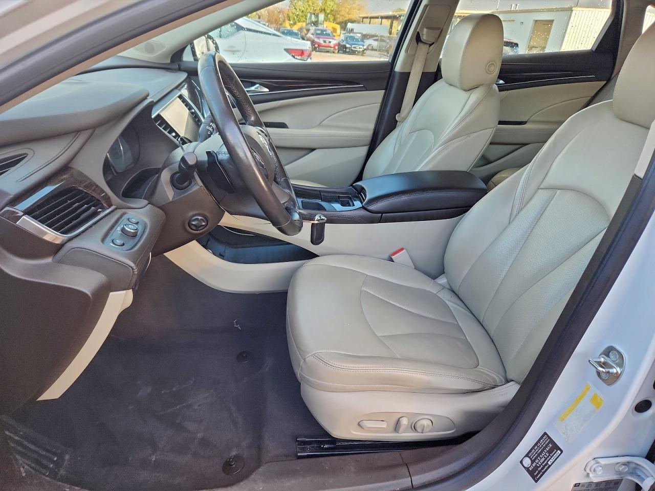 Buick LaCrosse Essence Image 11