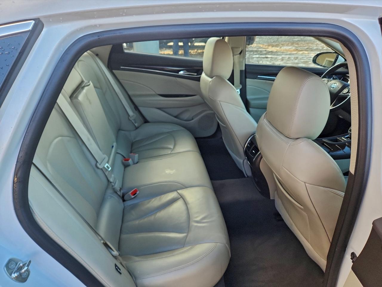Buick LaCrosse Essence Image 12