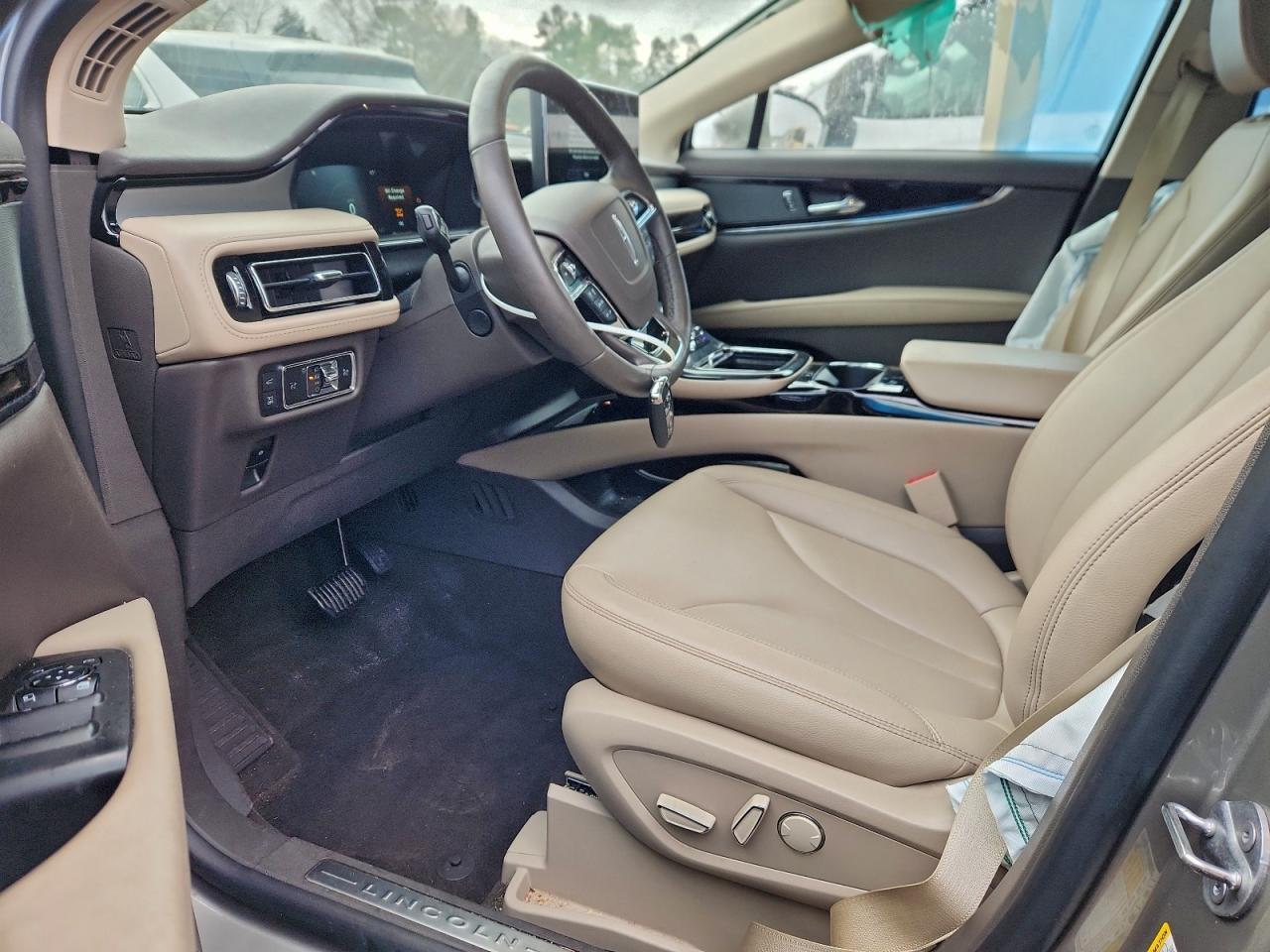 Lincoln Nautilus Image 9