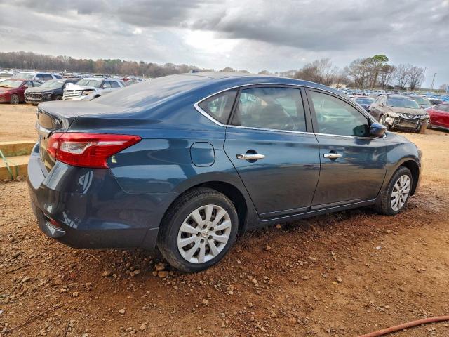 Nissan Sentra S Image 2