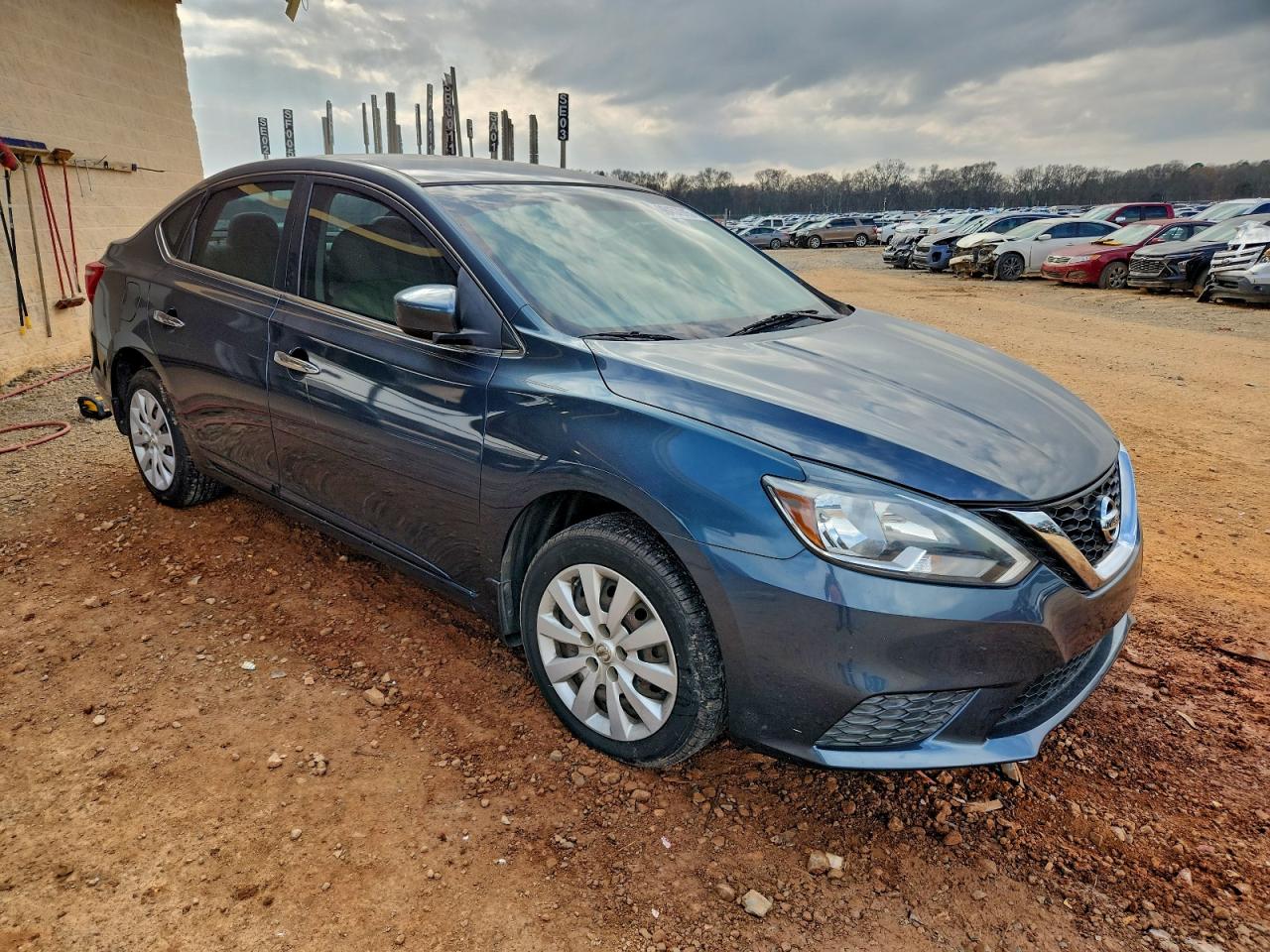 Nissan Sentra S Image 4