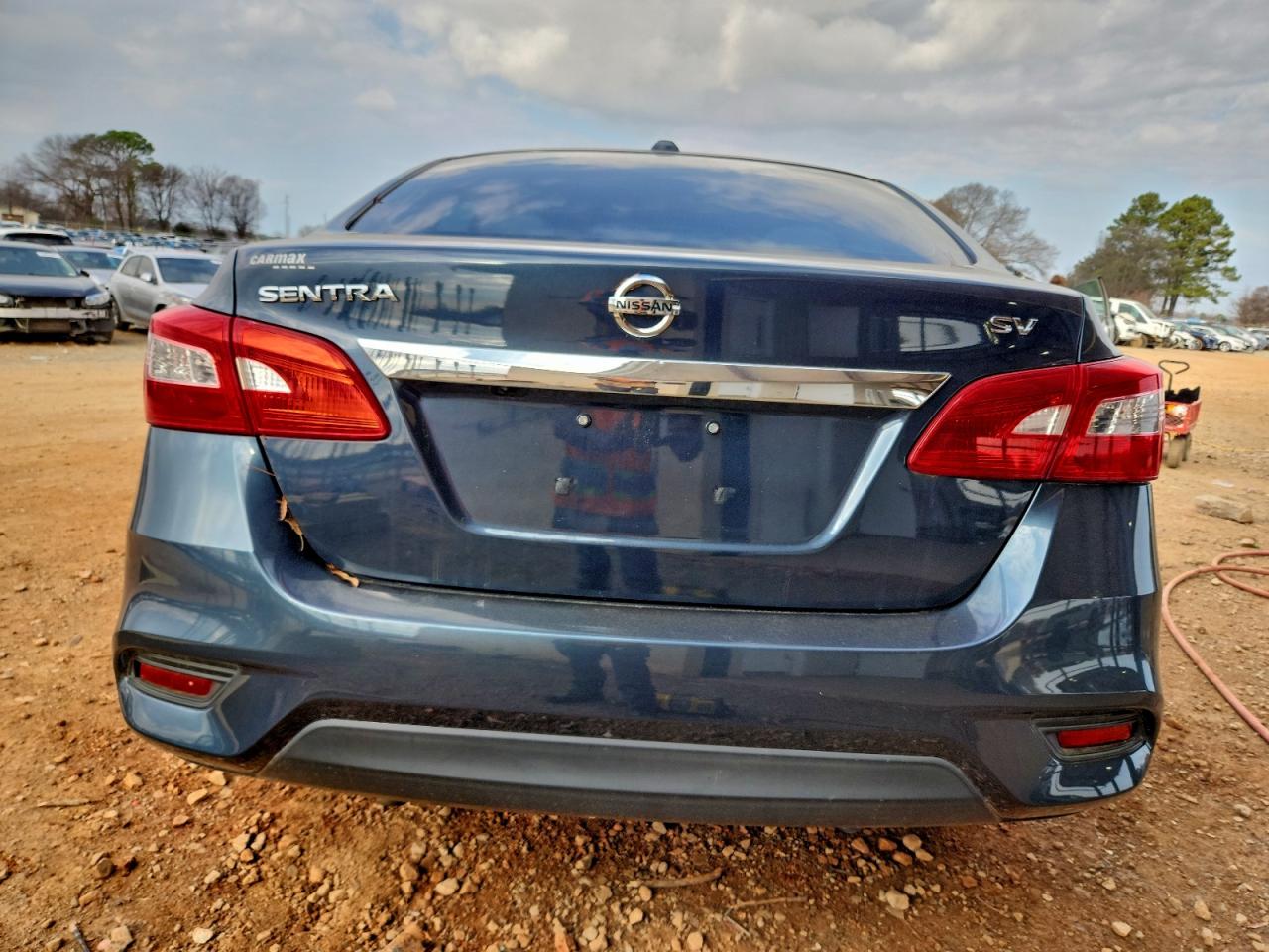 Nissan Sentra S Image 3