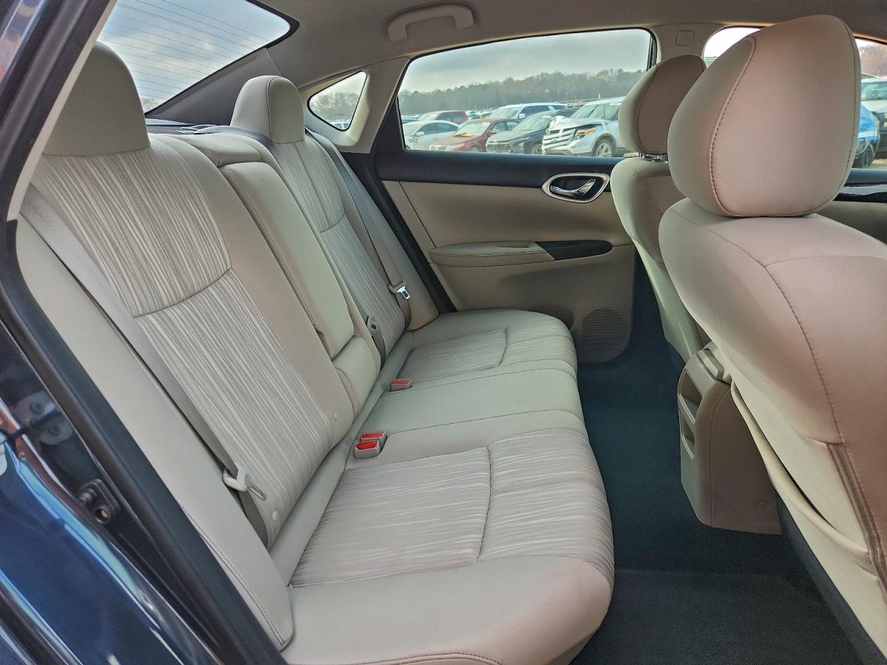 Nissan Sentra S Image 7