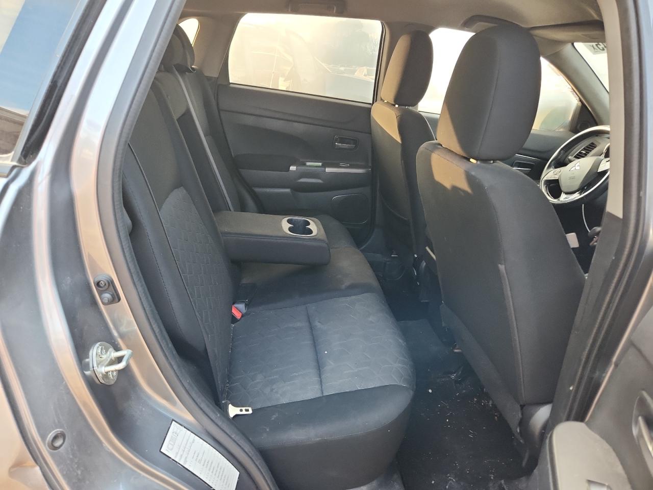 Mitsubishi Outlander Es Image 8