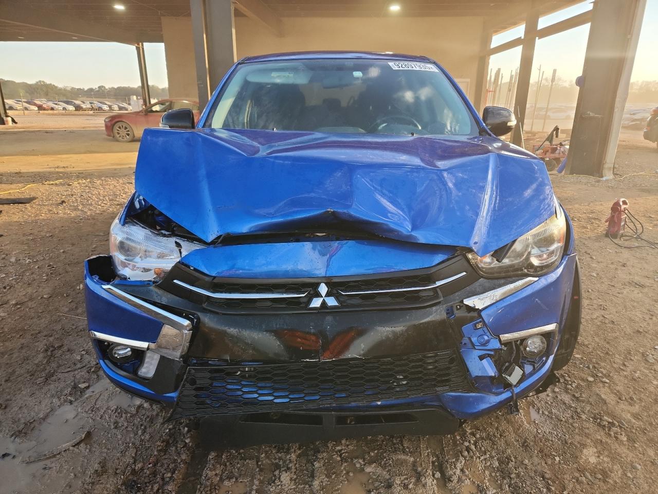 Mitsubishi Outlander Es Image 2