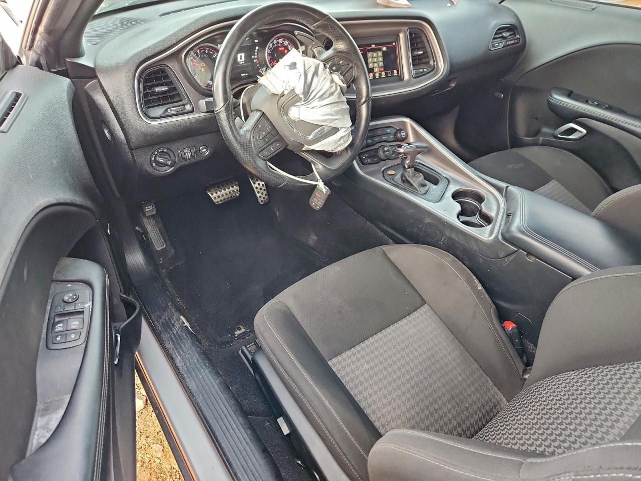 Dodge Challenger R/t Scat Pack Image 7