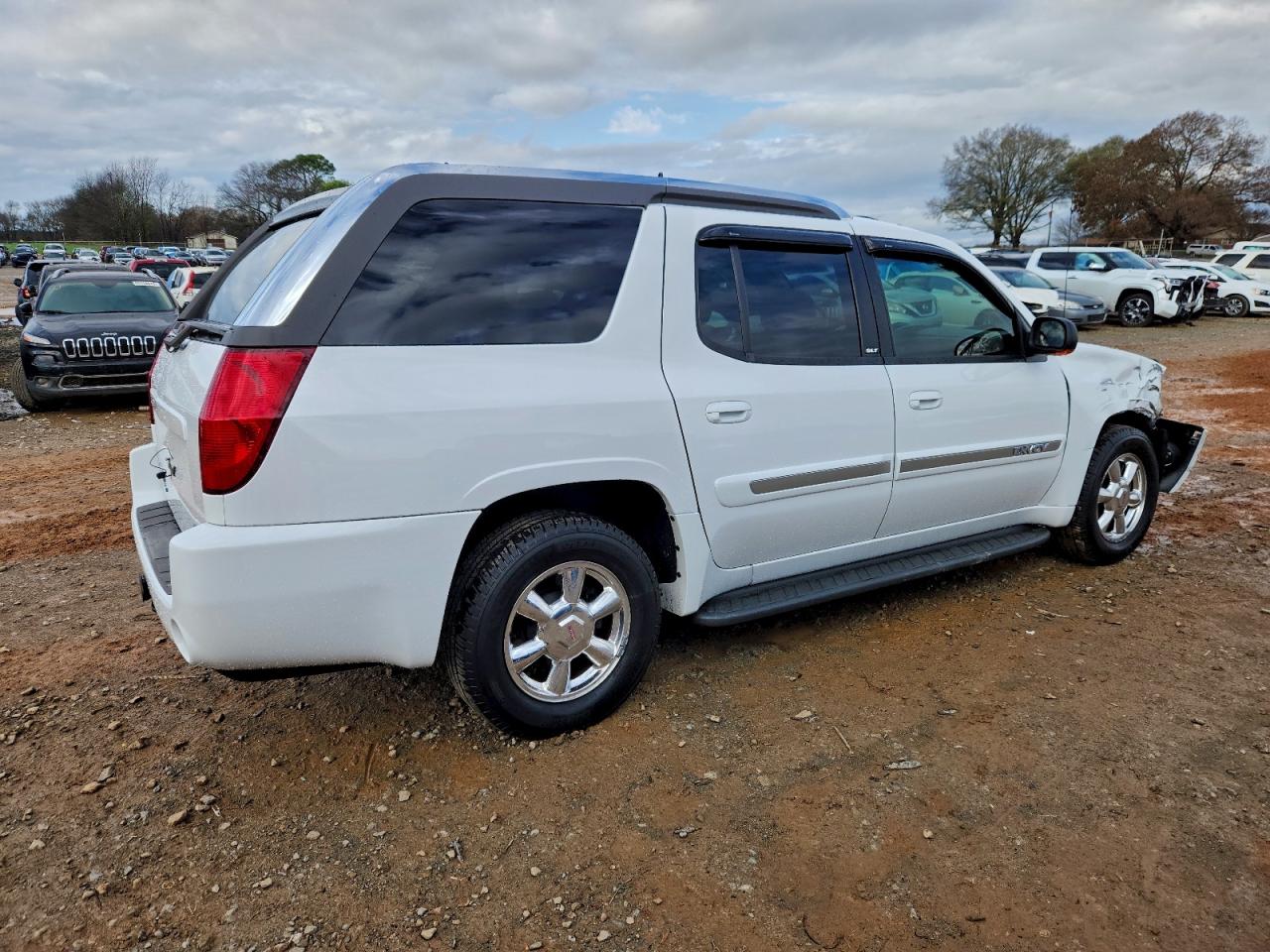 GMC Envoy Xuv Image 14