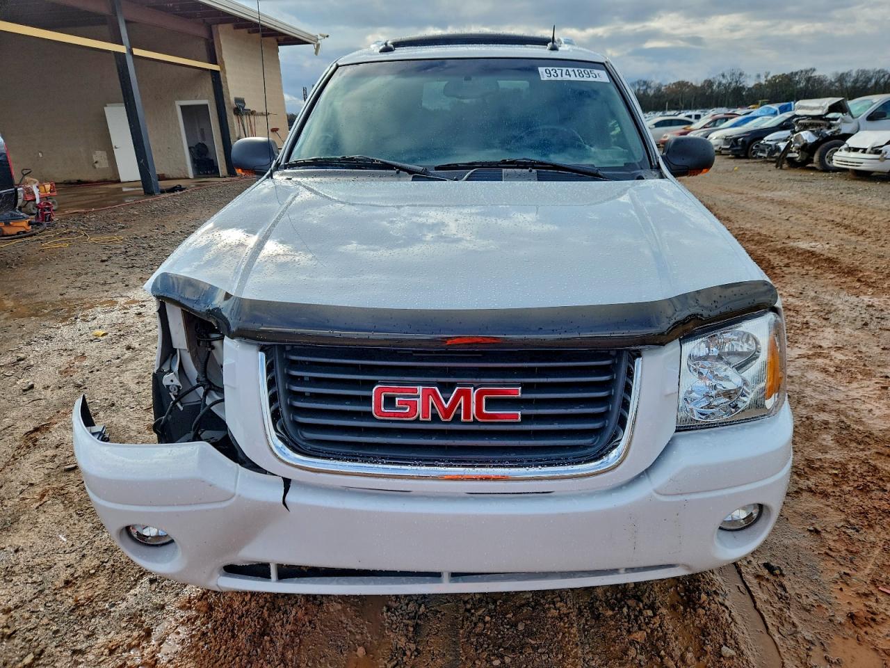 GMC Envoy Xuv Image 9