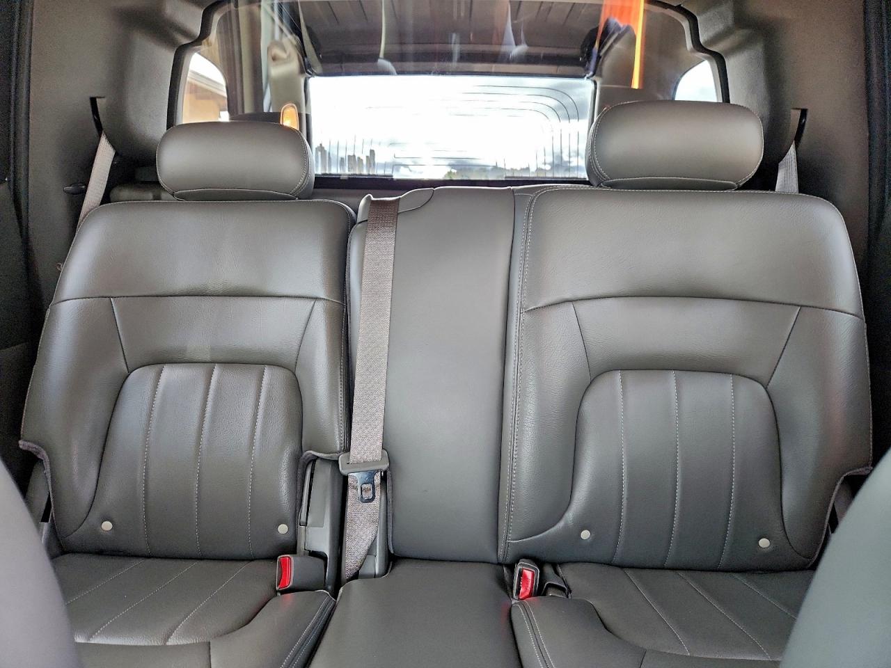 GMC Envoy Xuv Image 3