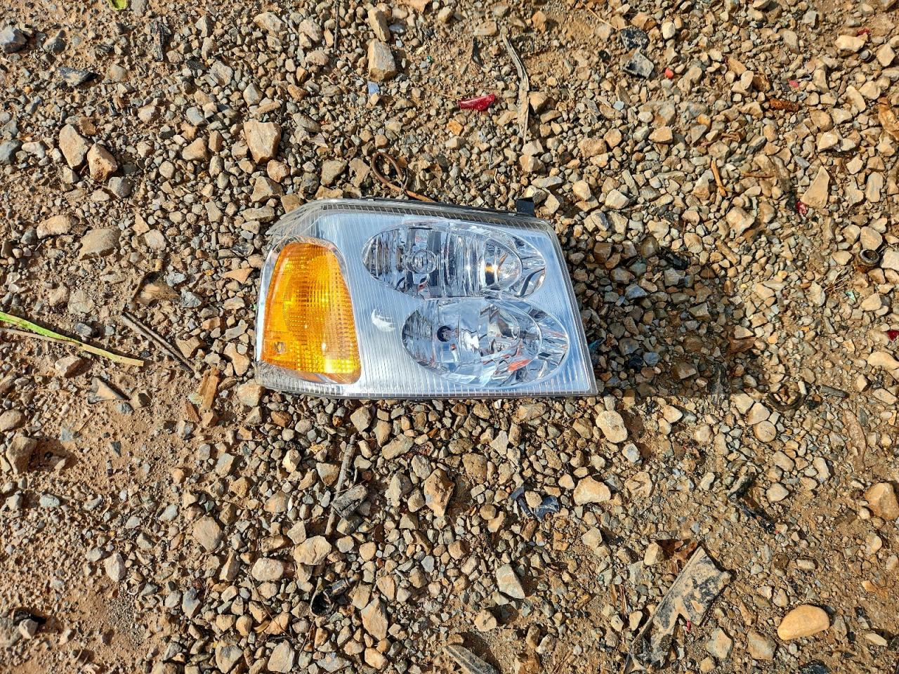 GMC Envoy Xuv Image 12