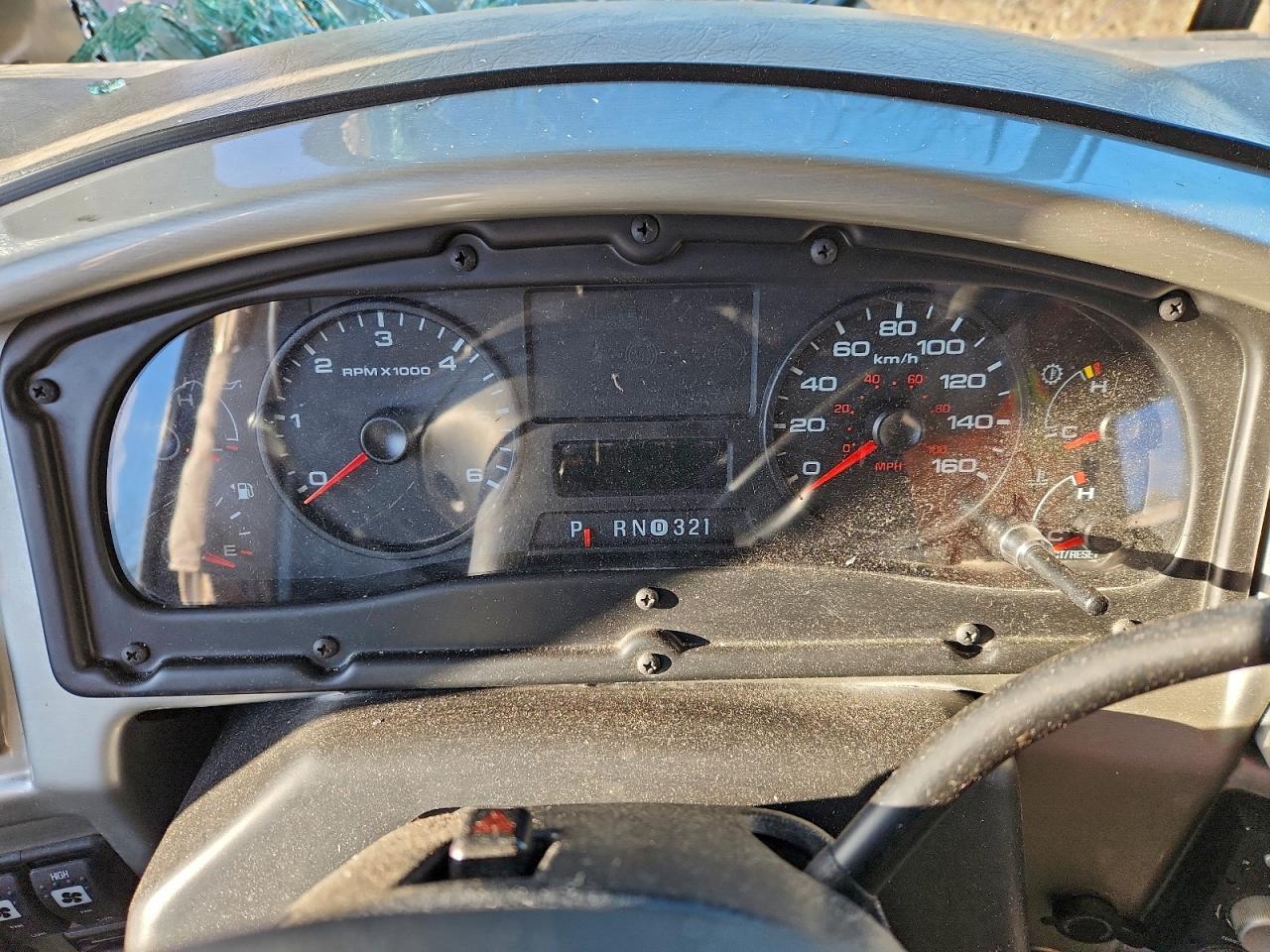 Ford F-550 Super Duty Stripped Chassis Image 10