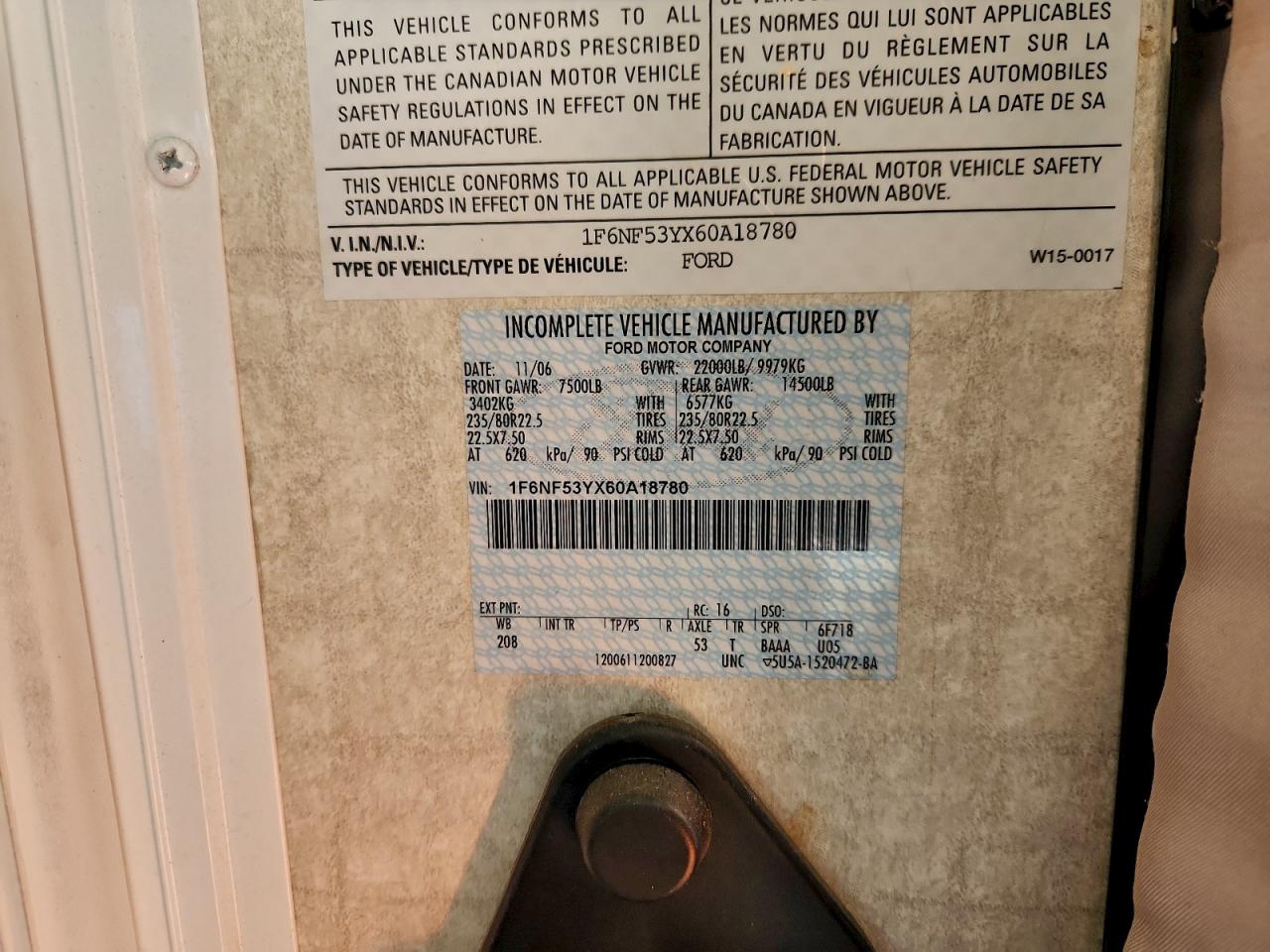 Ford F-550 Super Duty Stripped Chassis Image 8