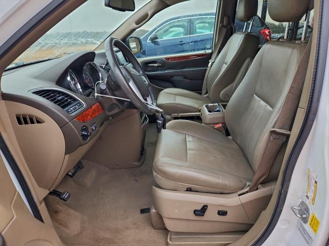 Chrysler Minivan Touring Image 13