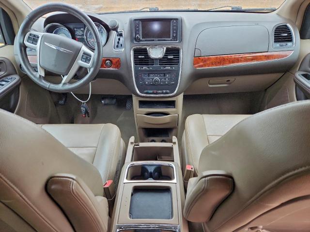 Chrysler Minivan Touring Image 12