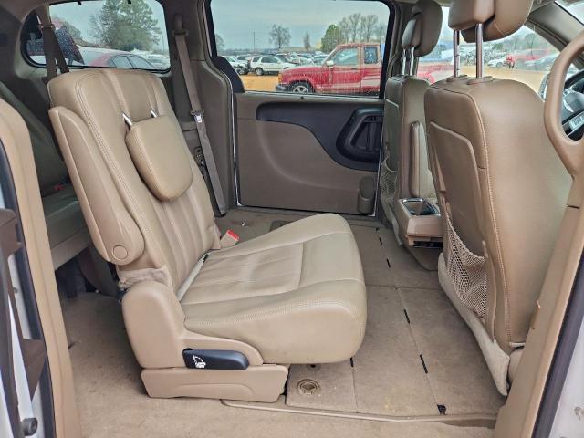 Chrysler Minivan Touring Image 7