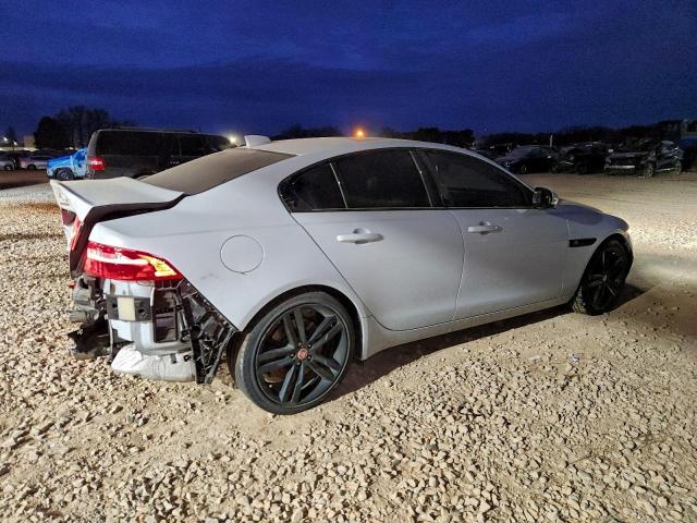 Jaguar XE Prestige Image 4