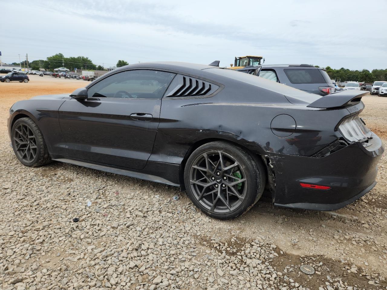 Ford Mustang Image 6