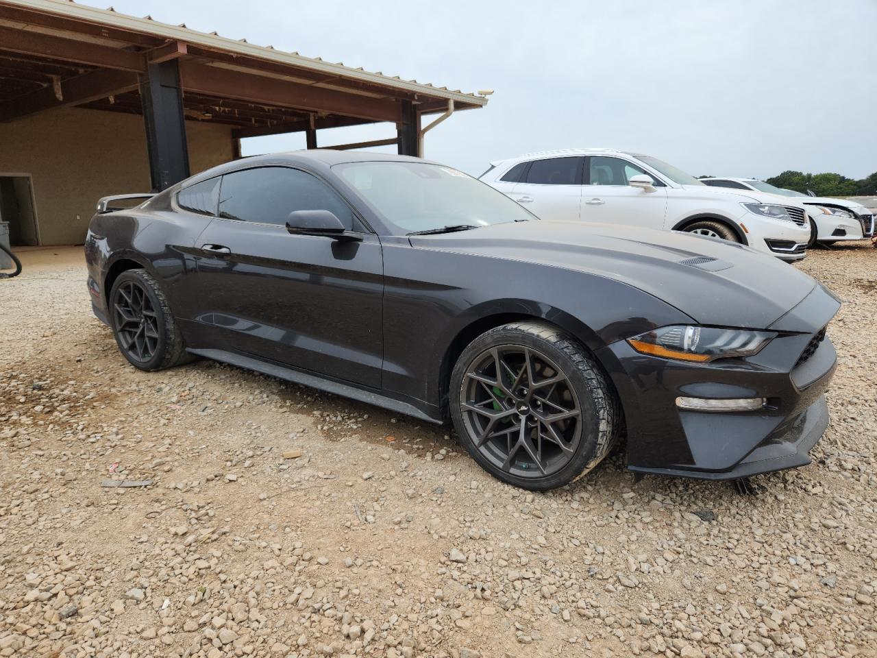 Ford Mustang Image 4