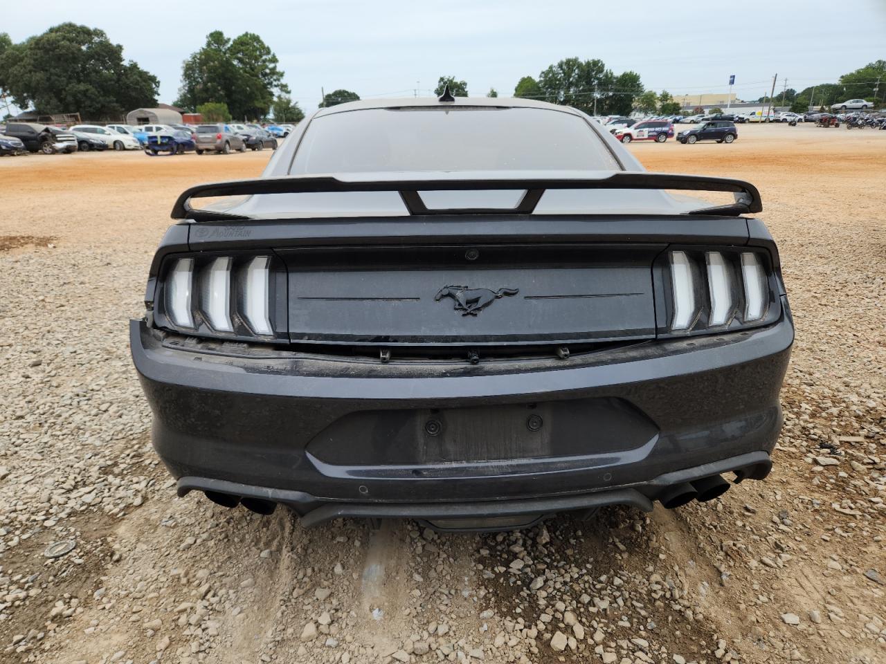 Ford Mustang Image 12