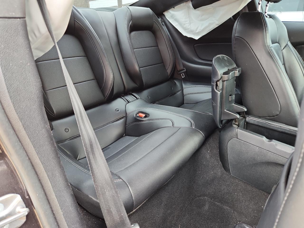 Ford Mustang Image 10