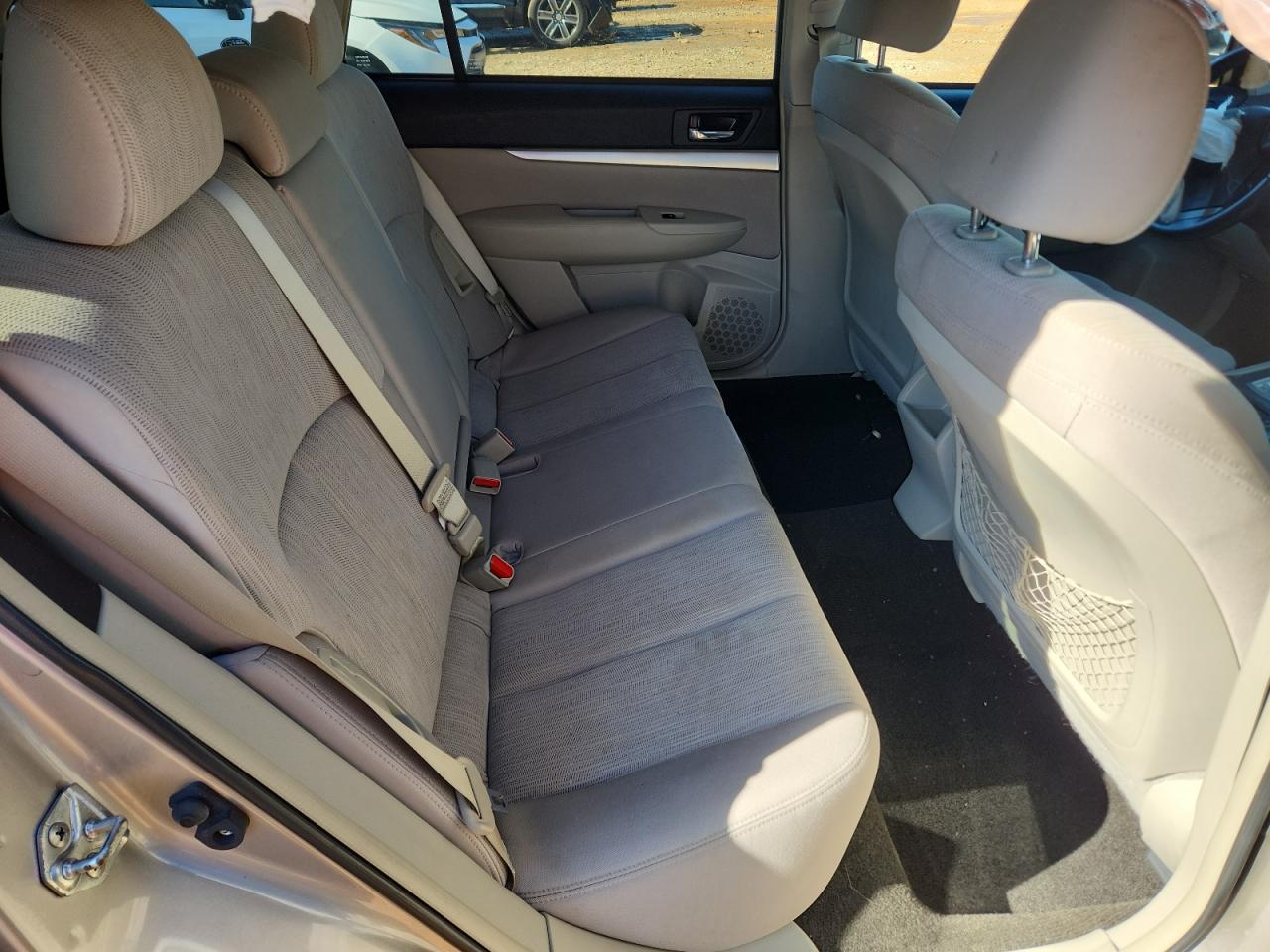 Subaru Outback 2.5i Premium Image 11